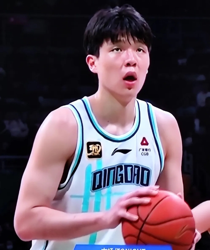 关于今晨CBA常规赛焦点战，托特纳姆伤情更新，管理层满意，年轻球员得到机会的信息