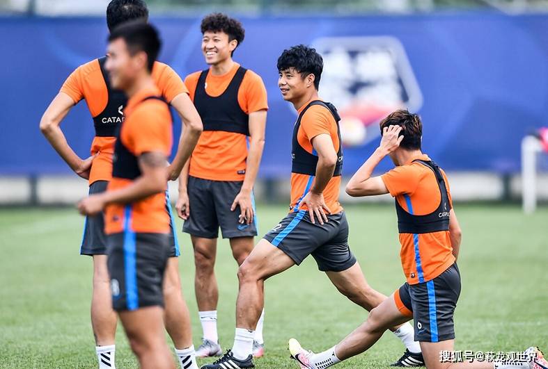 亿博官方首页赛后体能课后，夏洛特黄蜂战术微调备战中超，悬念犹存，赛程密集仍需轮换的简单介绍